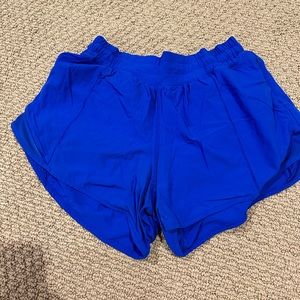 lululemon hotty hot short 4” inseam, size 6, royal blue